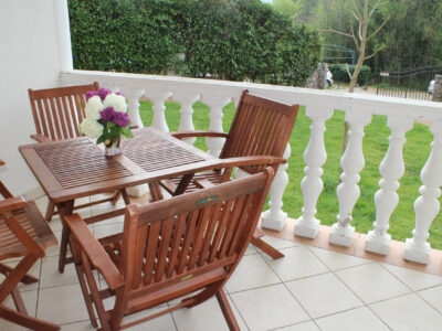 Ground-floor apartment with a pool and fenced yard